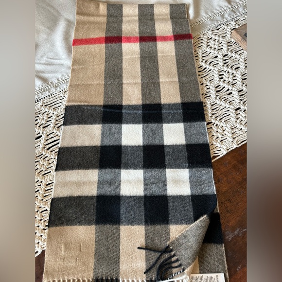 Burberry Half Mega Check Cashmere Scarf - 78” x 14” -Archive Beige-New with Tags - Picture 2 of 3